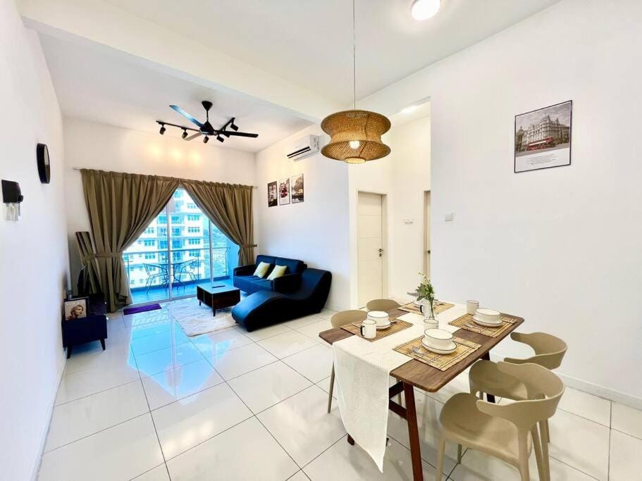SE 1-10Pax Puchong 2Room 5Bed Sky Pod IOI Mall LRT Apartment in Subang Jaya