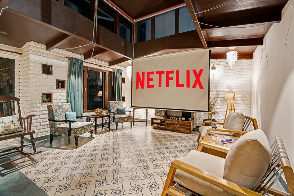 Communal lounge/ TV room, TV and multimedia, Living room, Seating area, Evening entertainment