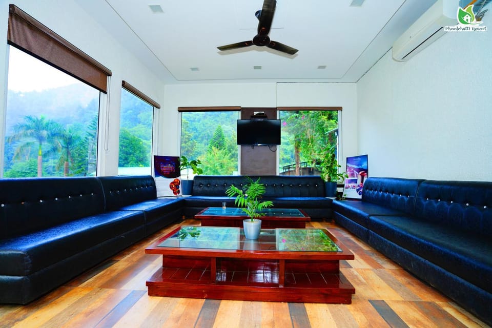 Communal lounge/ TV room, TV and multimedia, Seating area, Evening entertainment