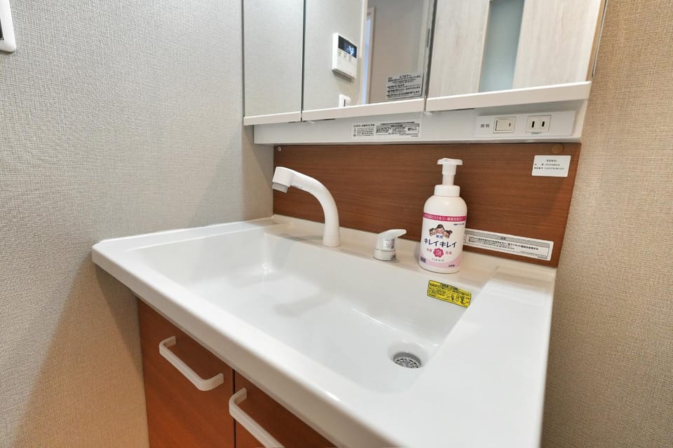 ZJ201 Family 1BR Home, 9 Min to Sumiyoshi, Double Bed, Single Bed and Sofa Bed Apartment in Japan