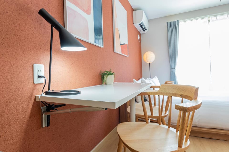 Bed, Dining area, Bedroom, air conditioner