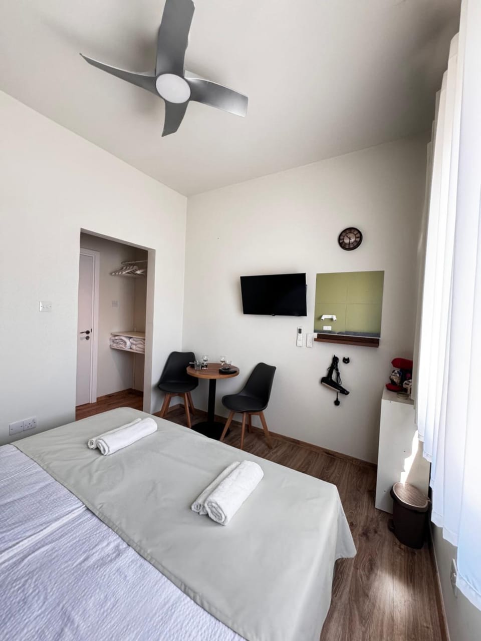 Smart Comfort RoomN7 with Private Bathroom in best Location Beach 250m Apartment in Limassol City