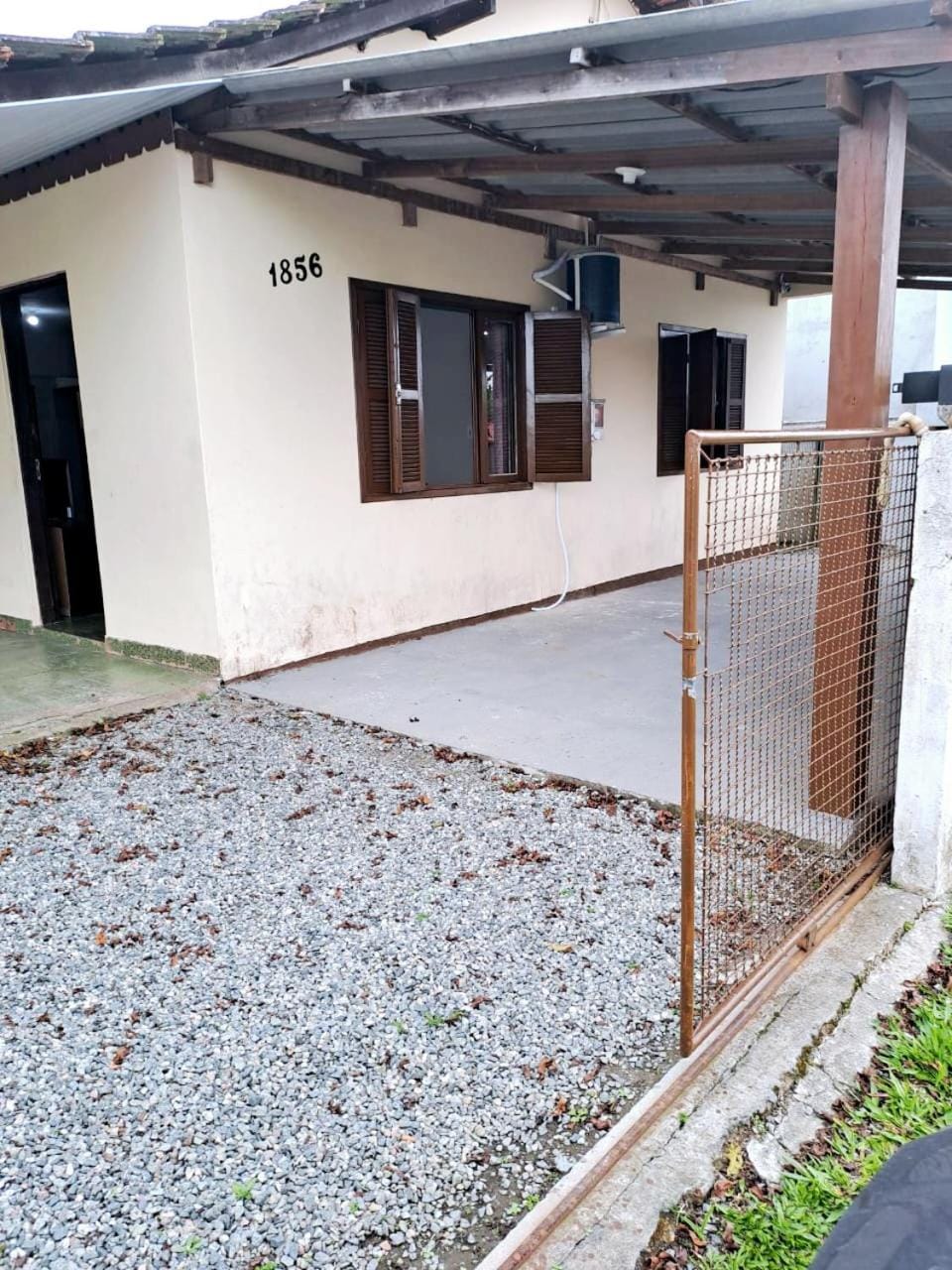 Facade/entrance, Parking
