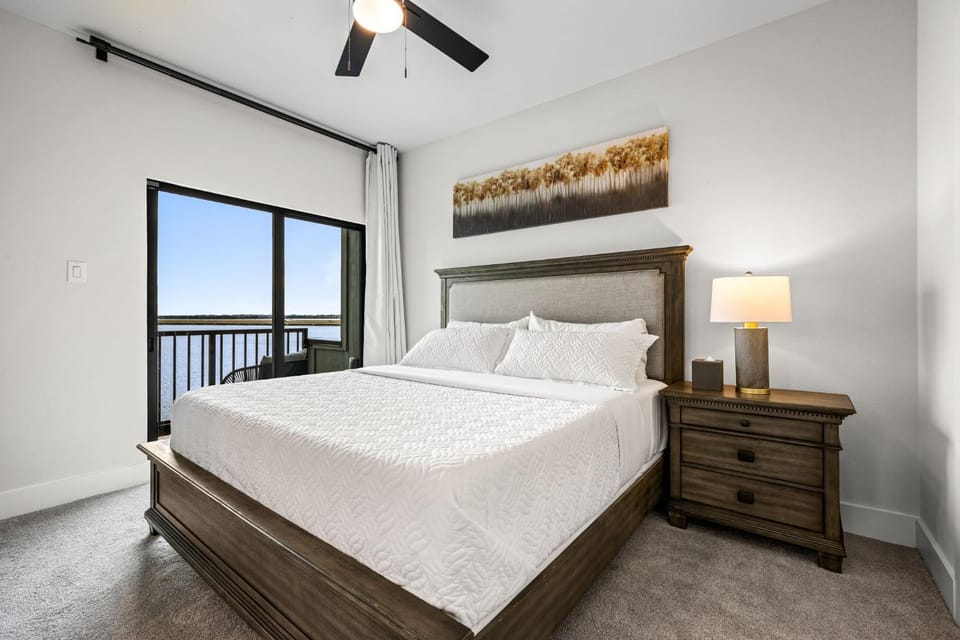 Stylish Lake House Retreat in Rowlett House in Rowlett