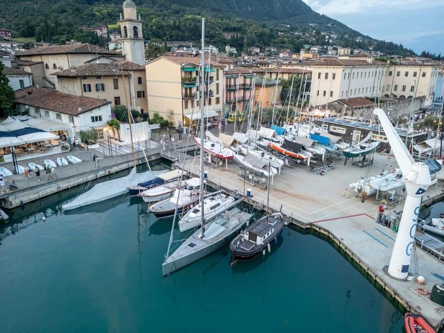Neighbourhood, Bird's eye view