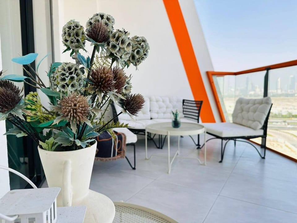Comfy 1br In Al Jaddaf Balcony Parking Apartment in Dubai