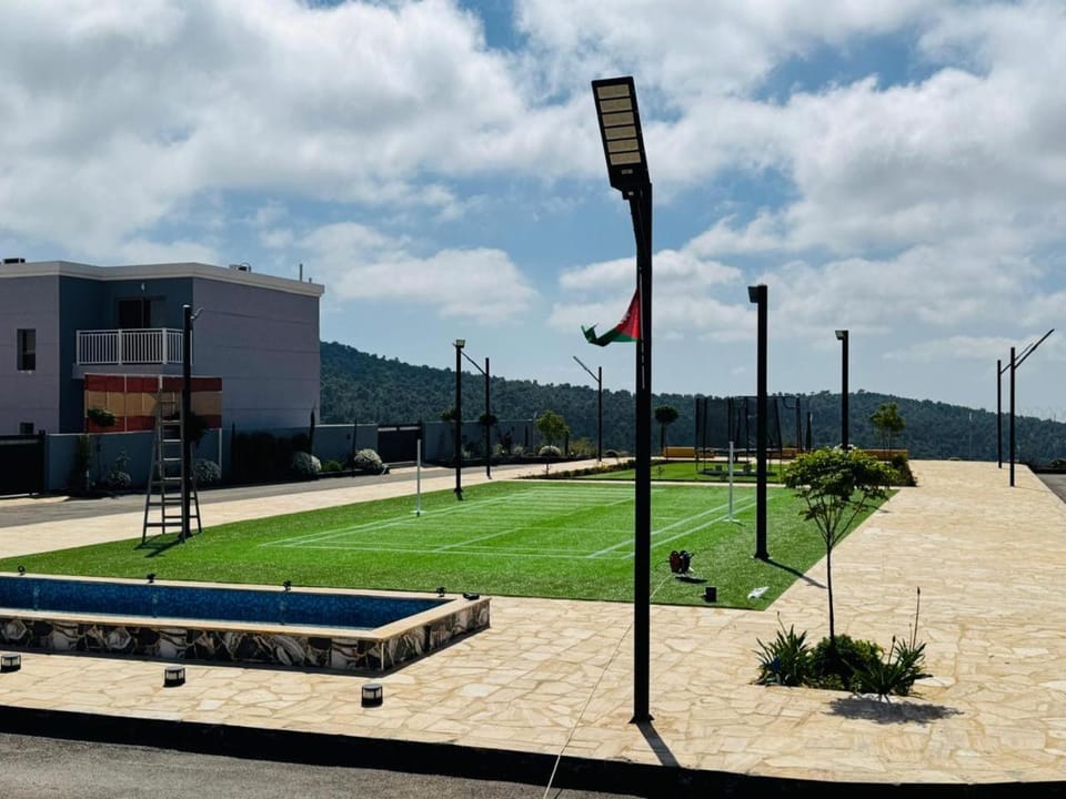 Property building, Tennis court, Tennis court