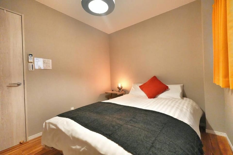 ZJ202 Cozy 1BR Home, Double Bed and Sofa Bed, Private Kitchen and Bath Apartment in Japan