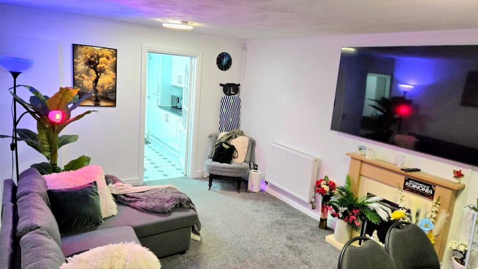 Communal lounge/ TV room