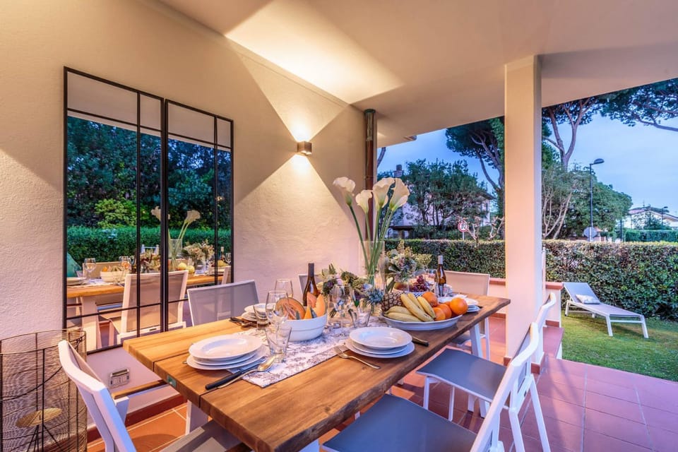 Regina Beach Villa, by the beach in Marina di Pietrasanta Villa in Emilia-Romagna