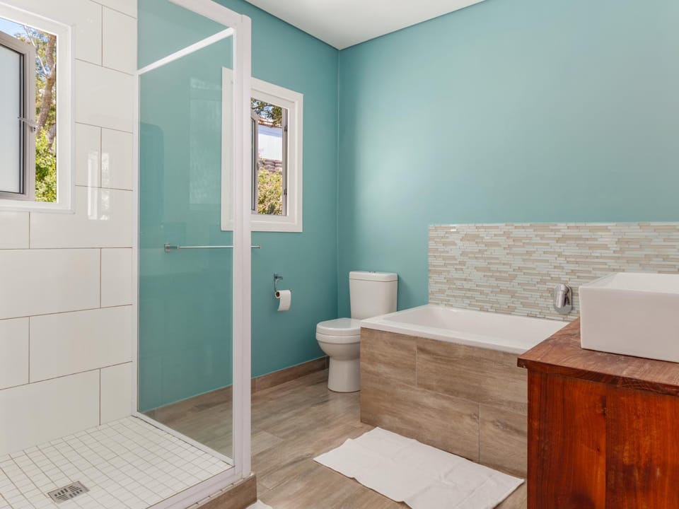 Shower, Toilet, Bathroom, Bath