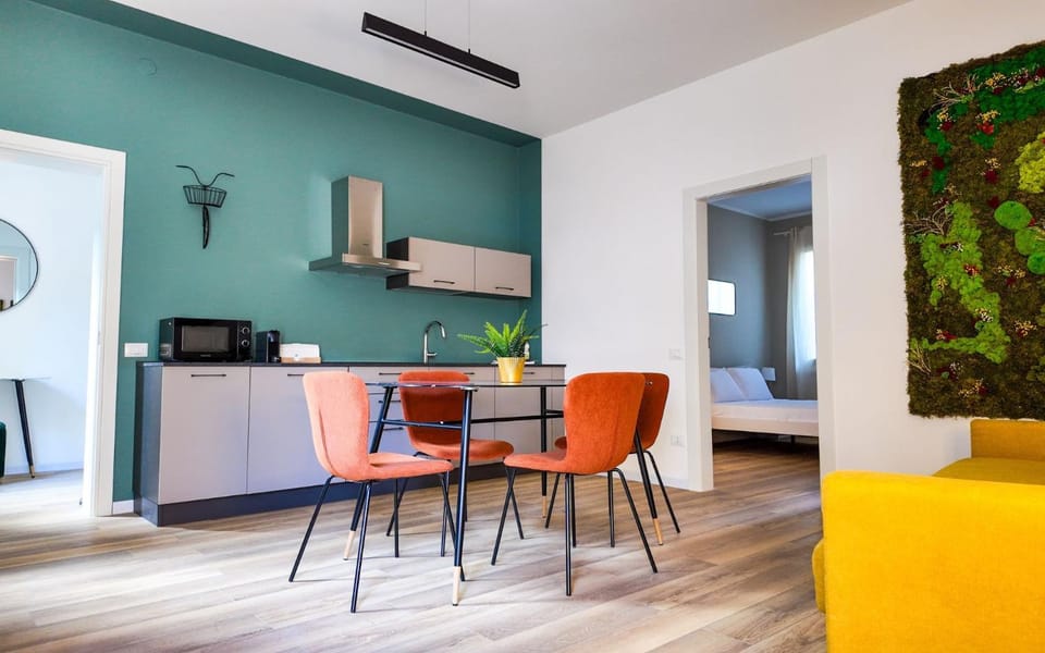 Coffee/tea facilities, Kitchen or kitchenette, Living room, Dining area, stove