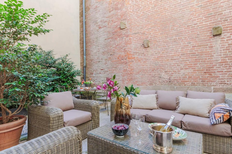 Vissi D Arte an Apartment with Garden Apartment in Capannori