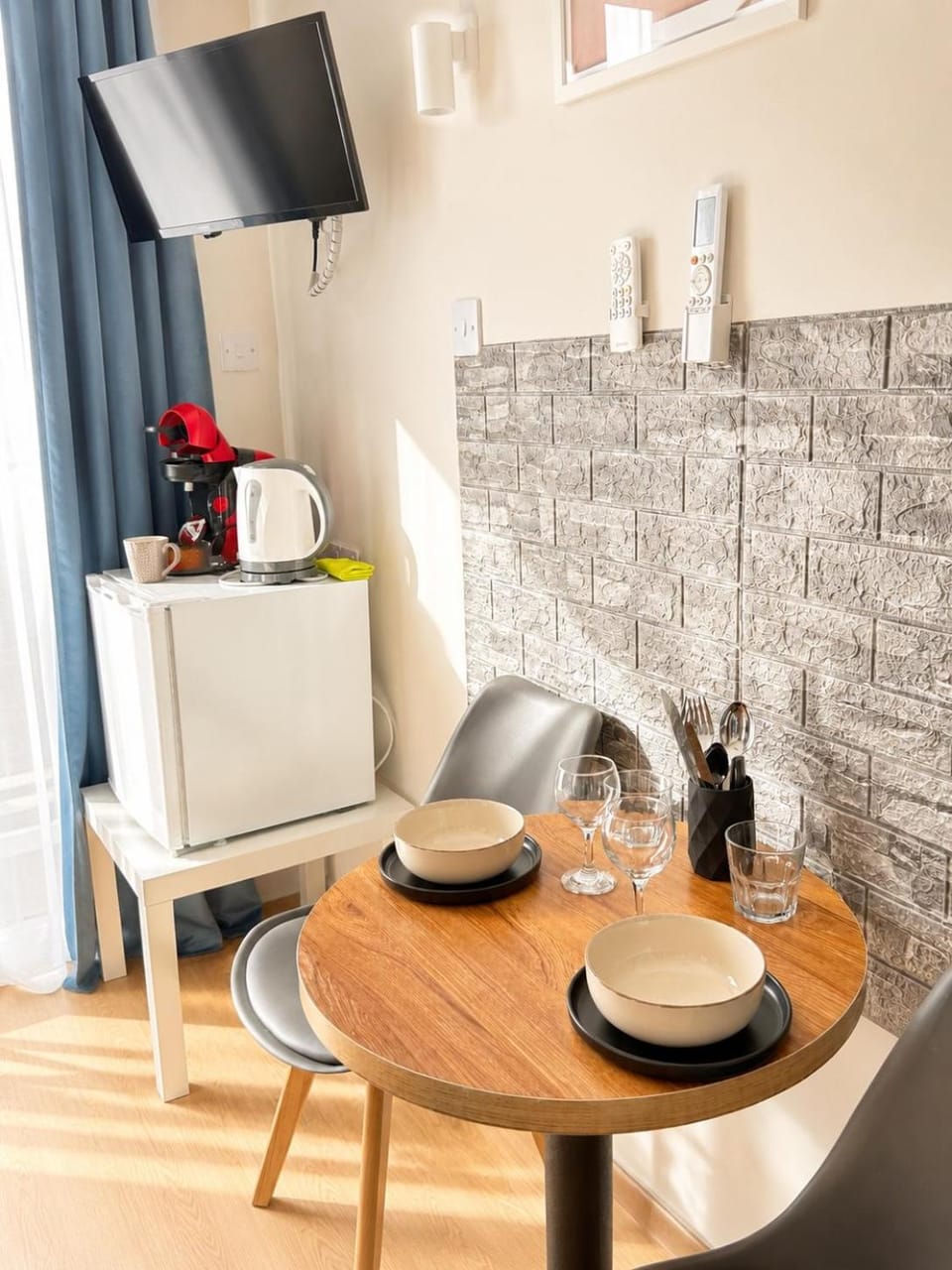 Smart Comfort Deluxe N1 private Balcony Bathroom Beach 250m Marina Port 800m Apartment in Limassol City