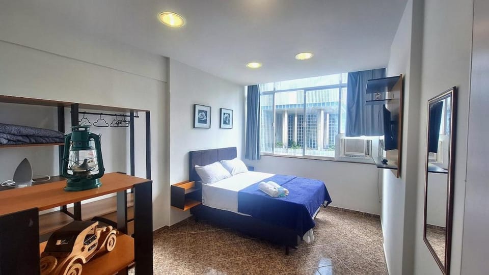 Bed, TV and multimedia, Photo of the whole room, Bedroom, towels
