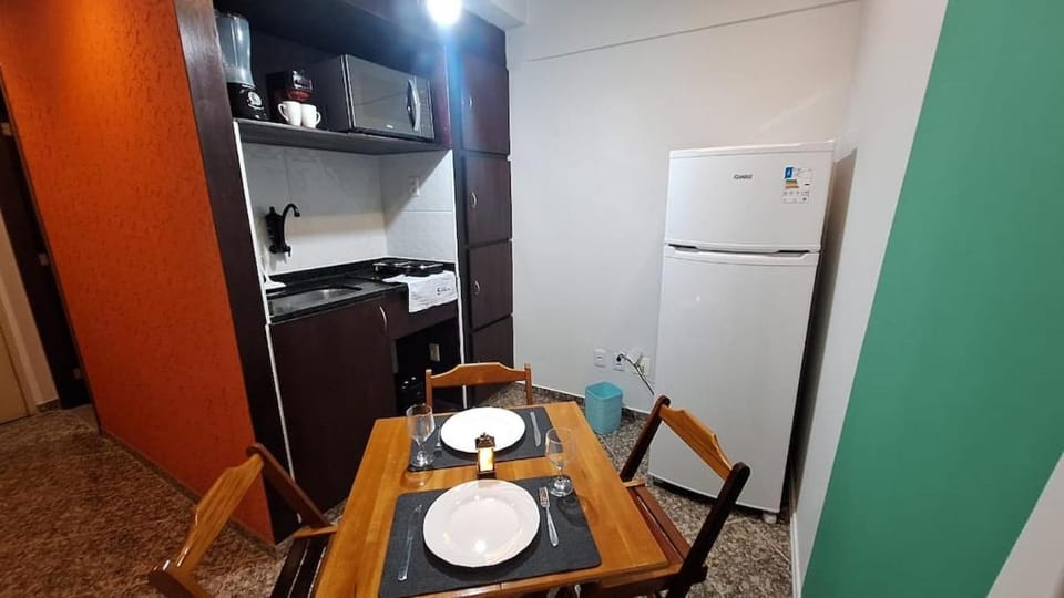 Kitchen or kitchenette, Dining area, stove