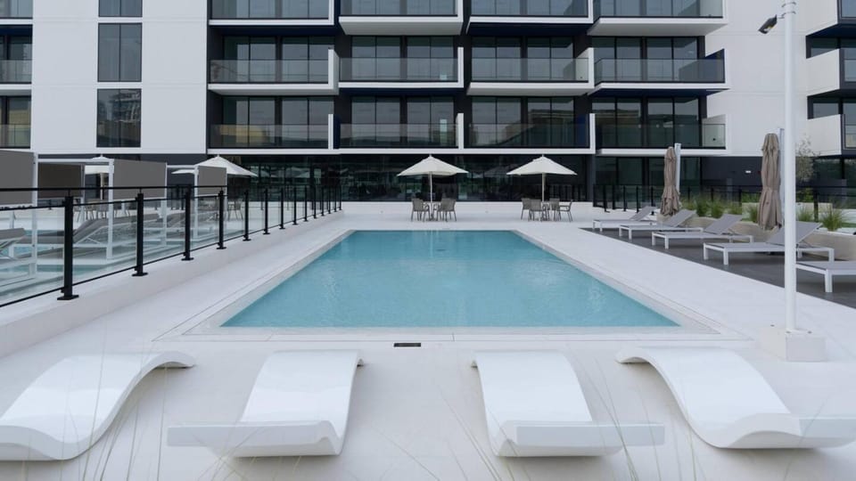 Sleek 1br In Jvc Free Parking Pool & Balcony Apartment in Dubai