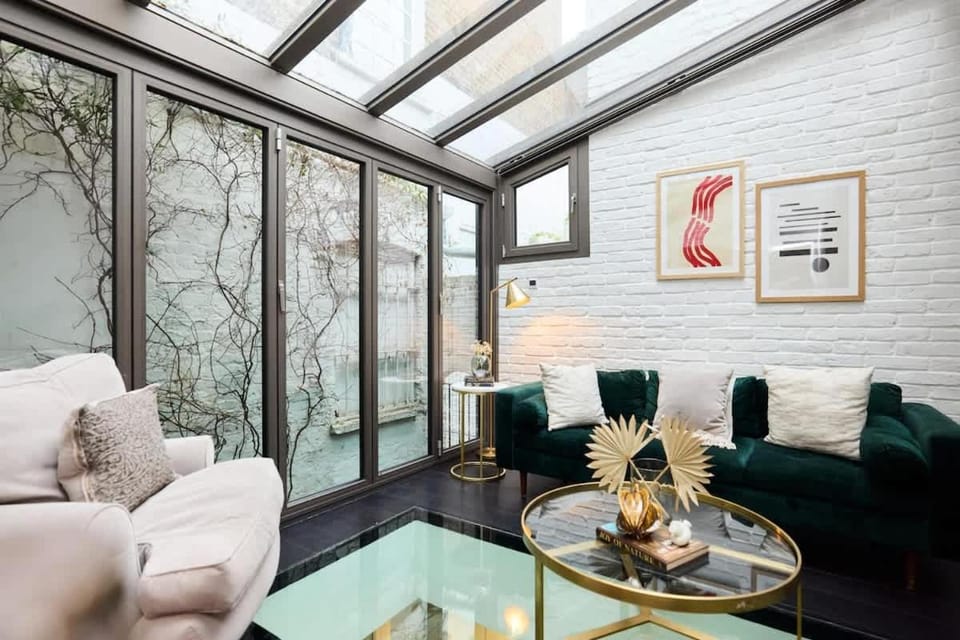 The Notting Hill Gate Crib - Relaxing 2BDR House House in City of Westminster