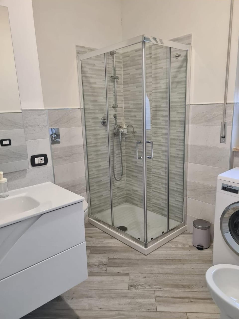 Shower, Bathroom