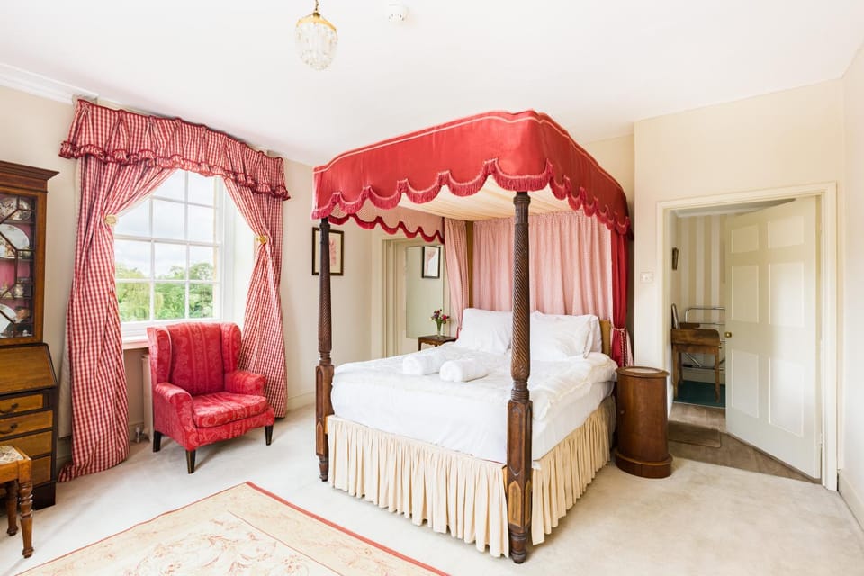Upper Court Bed and Breakfast in Wychavon District