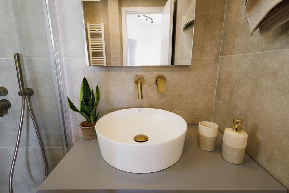 Shower, Bathroom