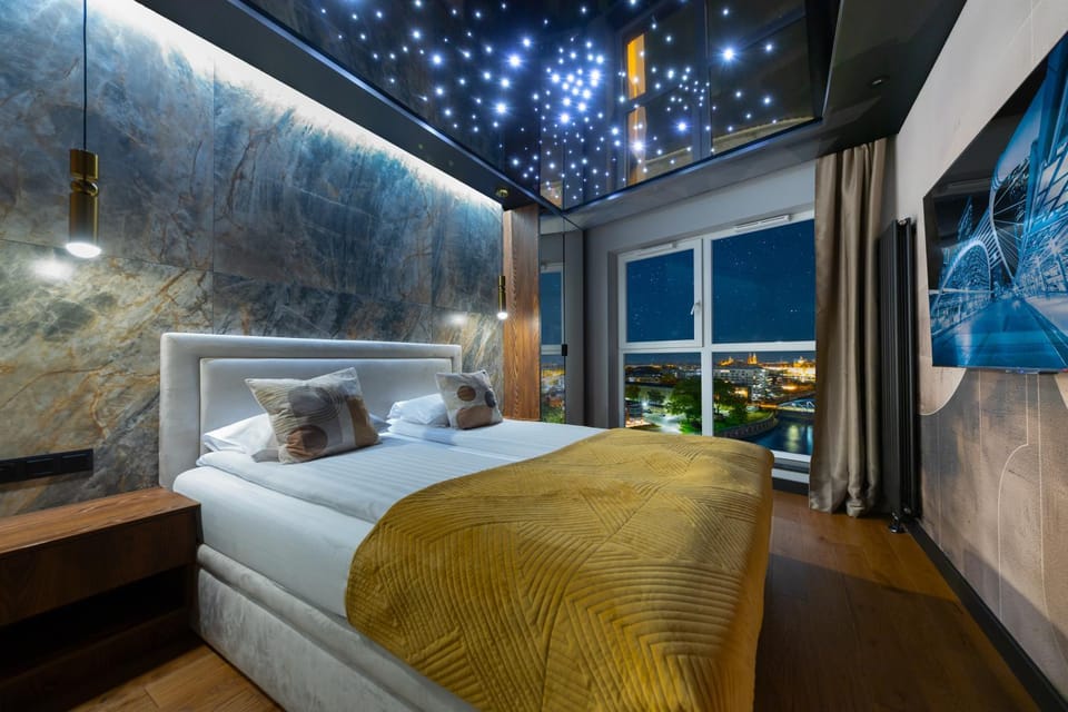 Bed, View (from property/room), Bedroom