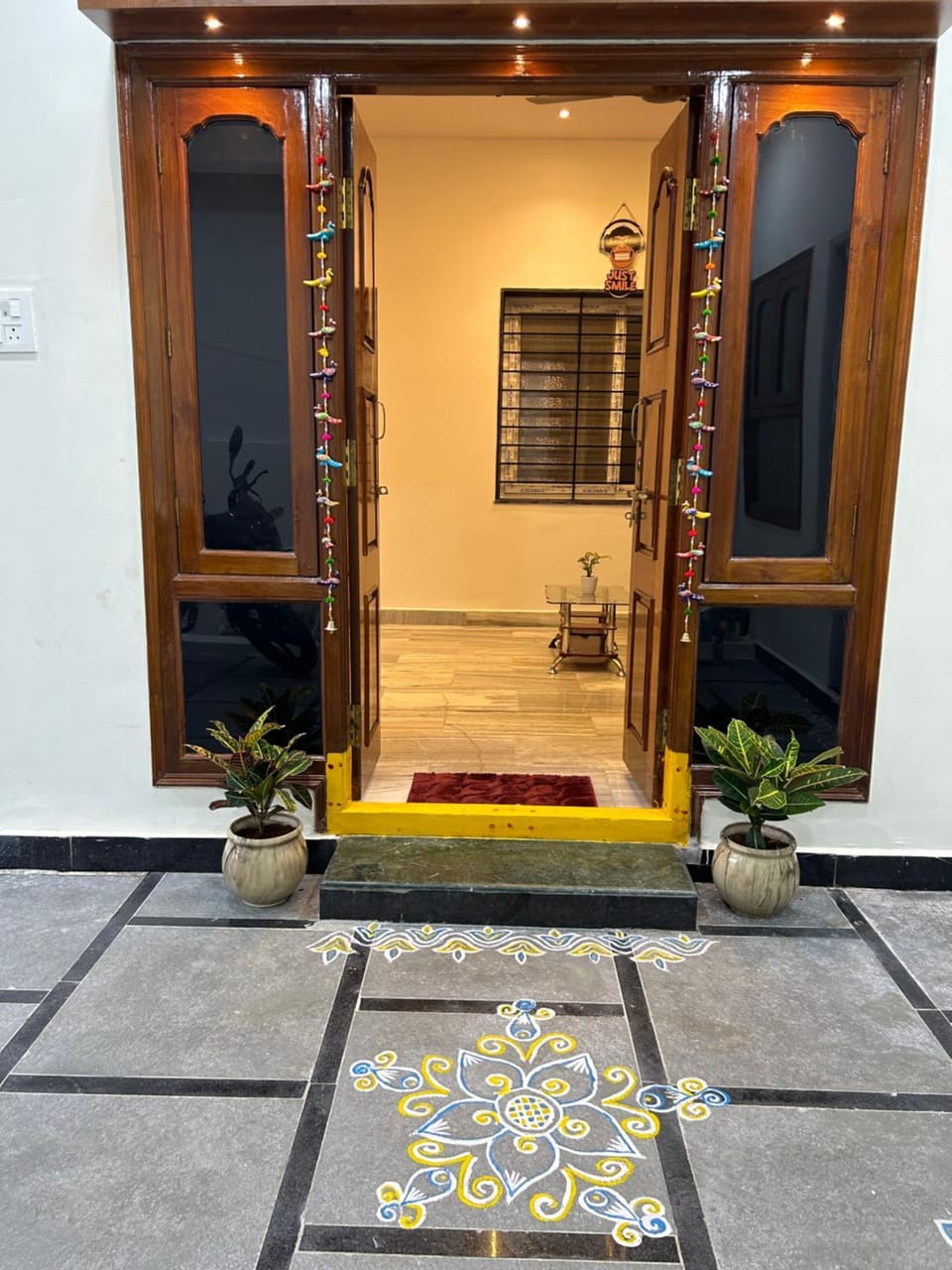 Facade/entrance