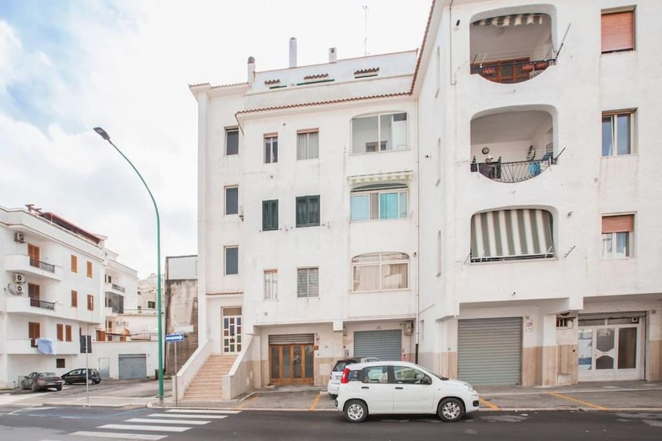 Property building, Neighbourhood, Street view, Parking