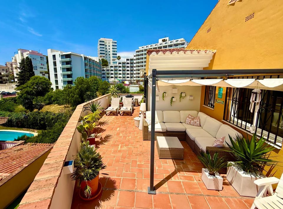 Penthouse - Beach - Sea View - Pool - 40 sqm Private Terrace - One Bedroom - Sleeping Alcove House in Benalmadena