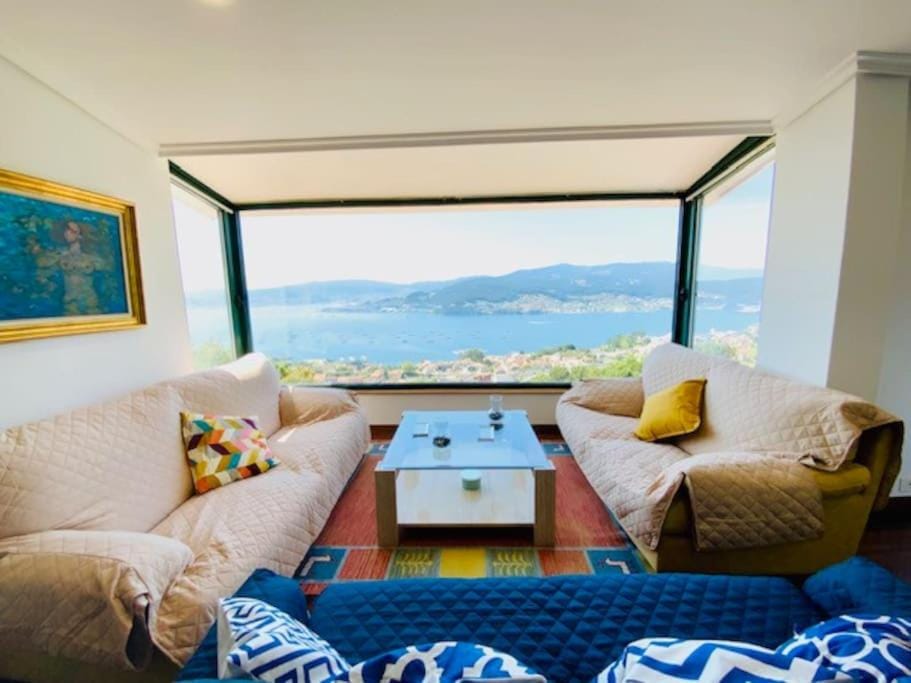 Villa al mar Vista panorámica a la Ria de Vigo Chalet in Vigo