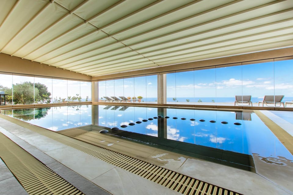 Sea view, Swimming pool, heating, sunbed