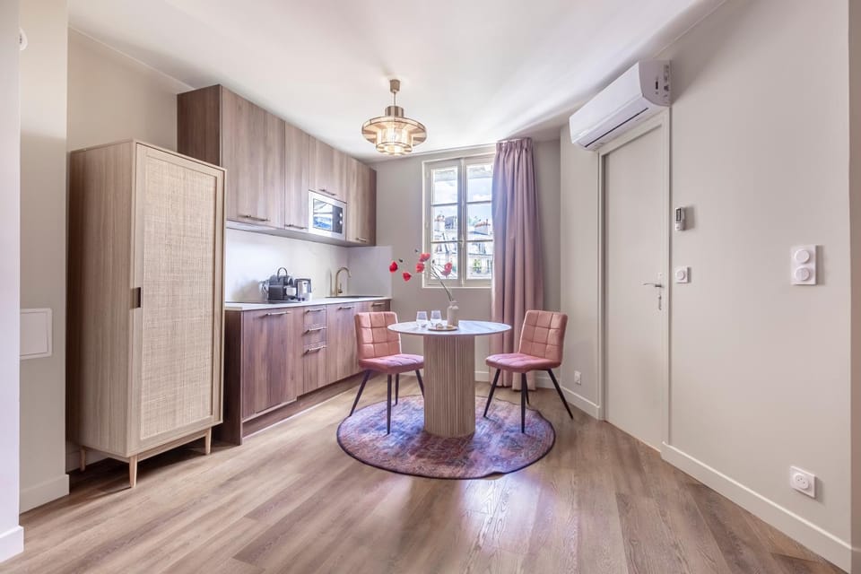 TV and multimedia, Kitchen or kitchenette, Dining area