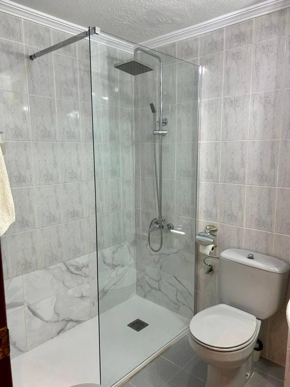 Shower, Bathroom, towels