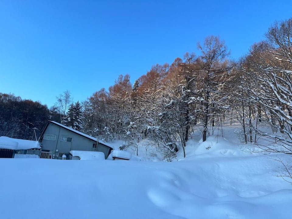 Teine red house手稻红房子 House in Sapporo