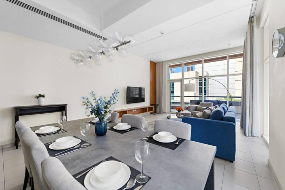 Spacious 1-Bedroom Apartment In Bay Square Apartment in Dubai
