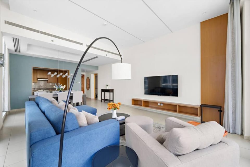 Spacious 1-Bedroom Apartment In Bay Square Apartment in Dubai