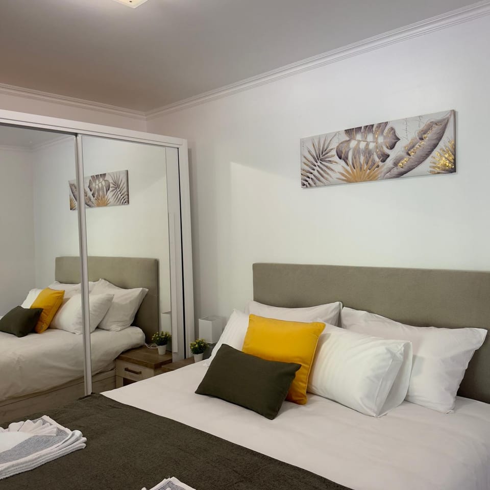 Bed, Bedroom, towels, wardrobe