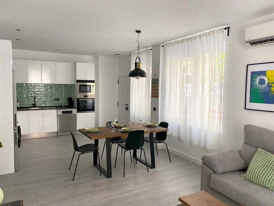 Apartamento reformado, luminoso y cerca del metro Apartment in Madrid