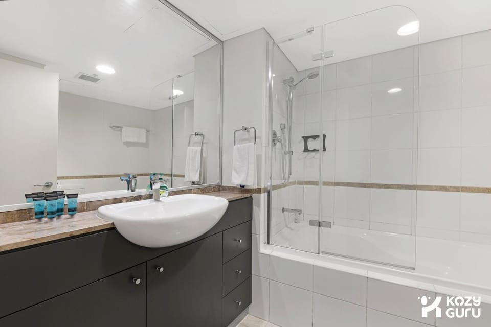KozyGuru | Haymarket Great view Studio Apartment in Surry Hills