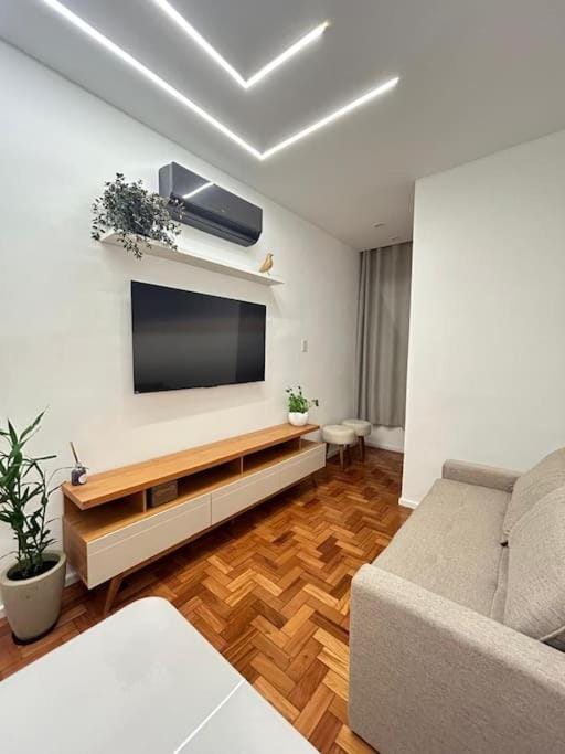 Communal lounge/ TV room, Living room, air conditioner