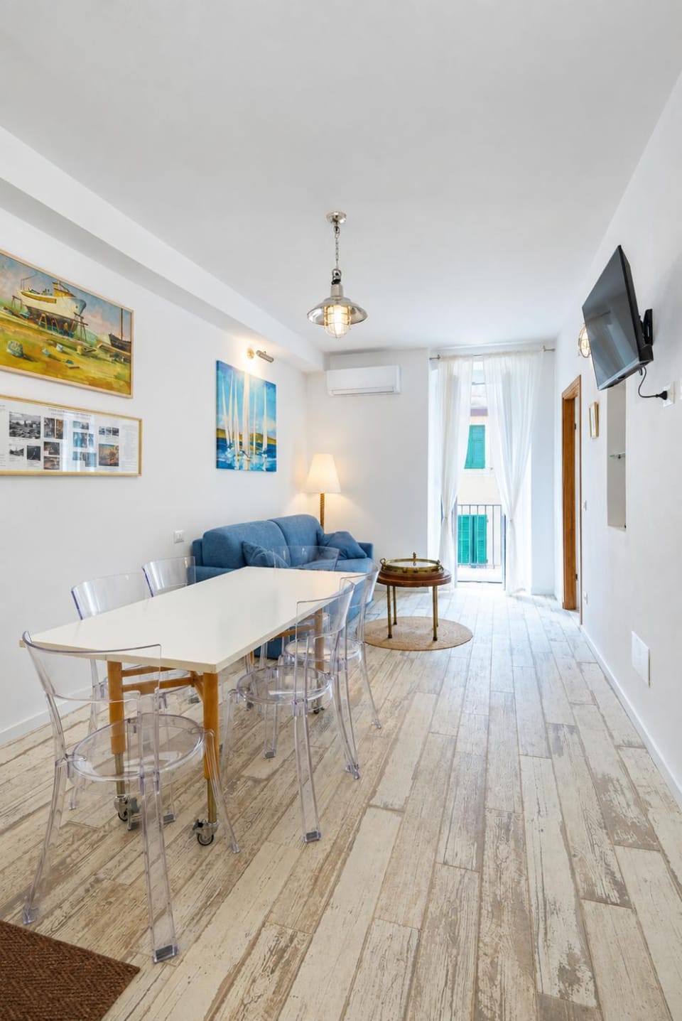 TV and multimedia, Living room, Seating area, Dining area