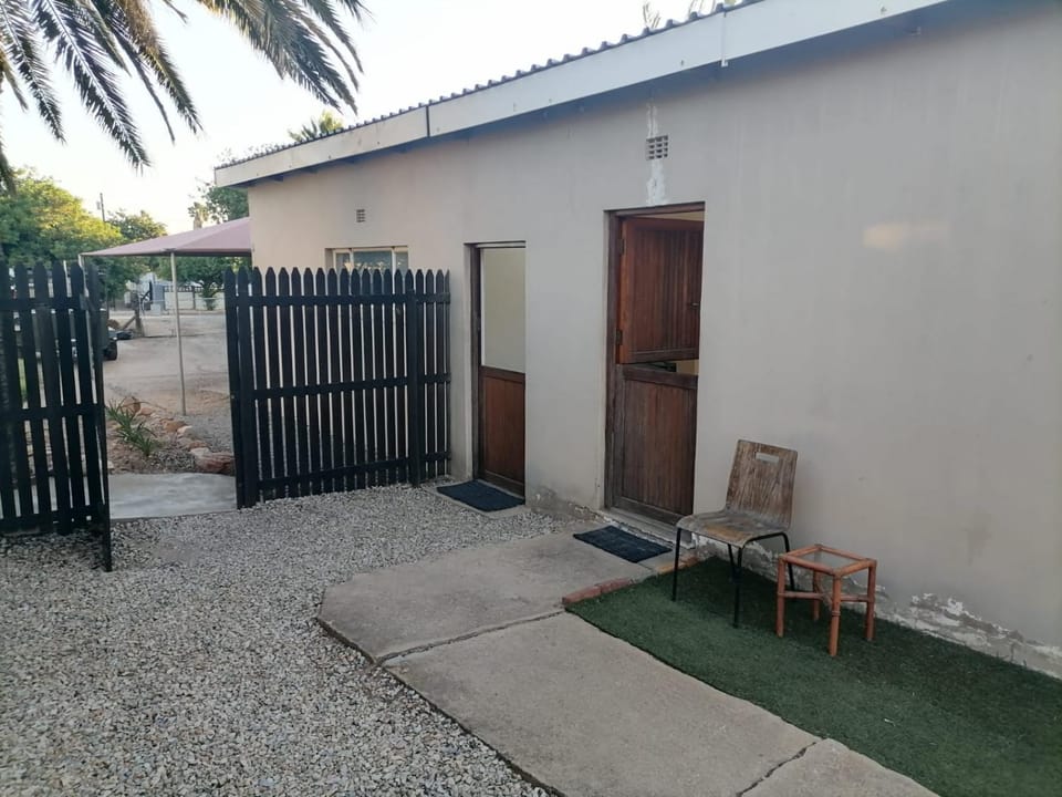 Roxy Platteland Guesthouse Apartment in Western Cape