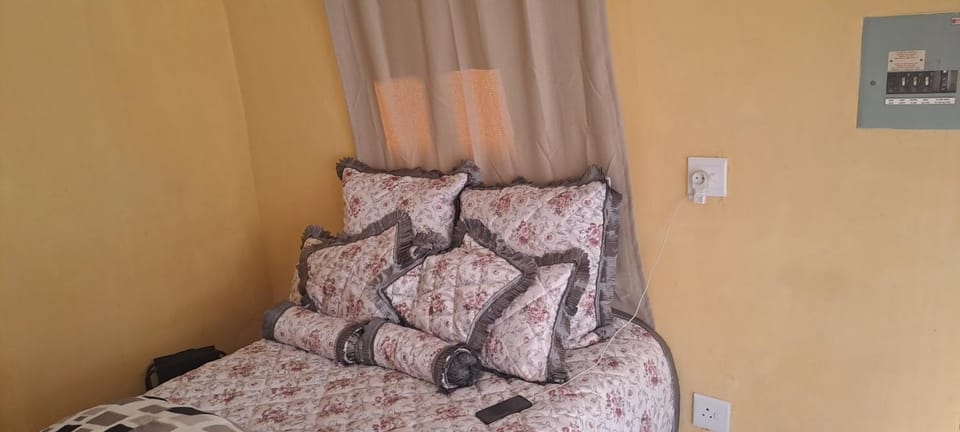 Mbalenhle guesthouse Bed and Breakfast in South Africa