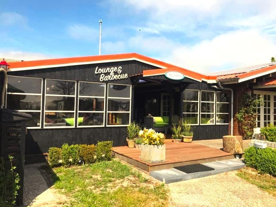 Lounge or bar
