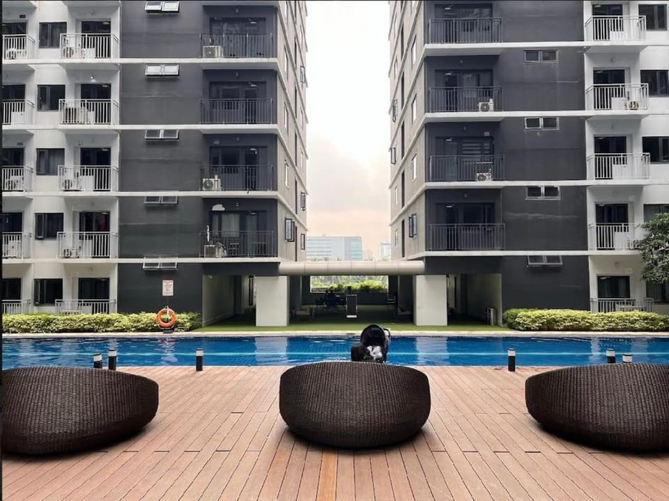 Urban Luxe Stay at Shore 3 Apartment in Pasay