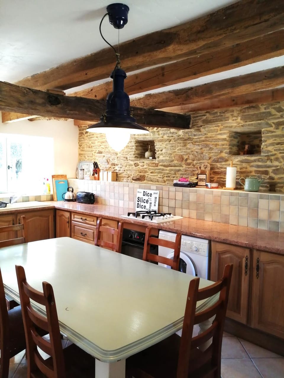 Kitchen or kitchenette, Dining area, stove