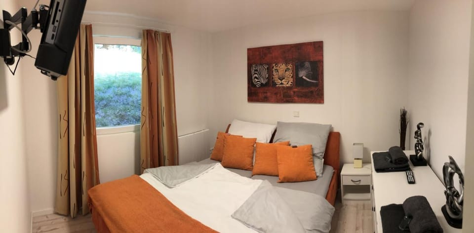Living room, Bedroom