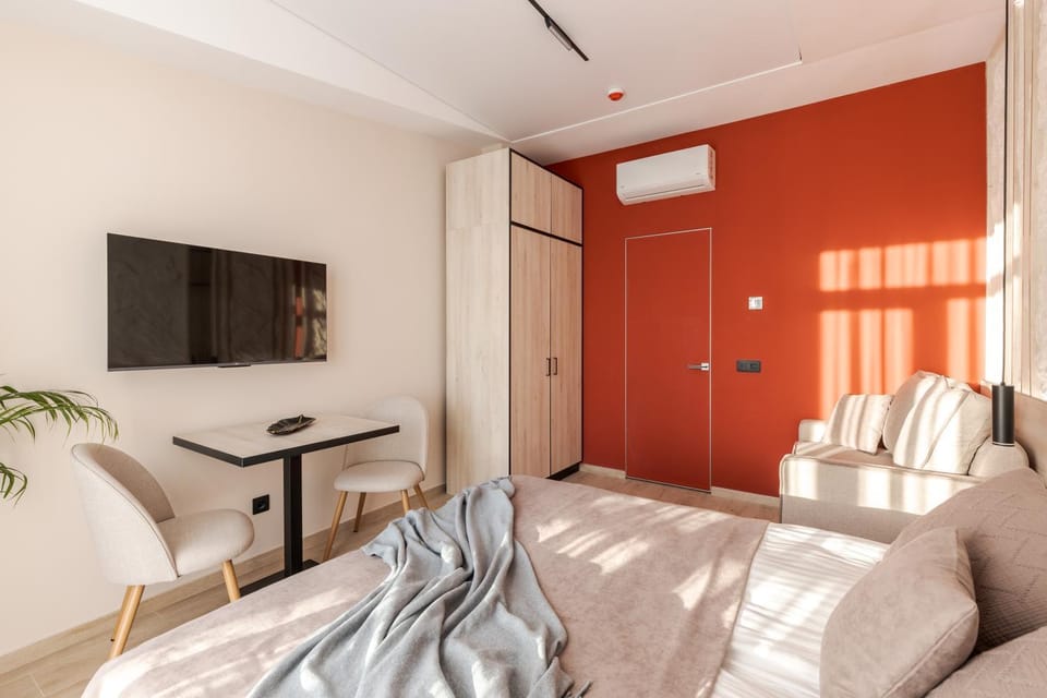 TV and multimedia, Photo of the whole room, Dining area, Bedroom, wardrobe, air conditioner