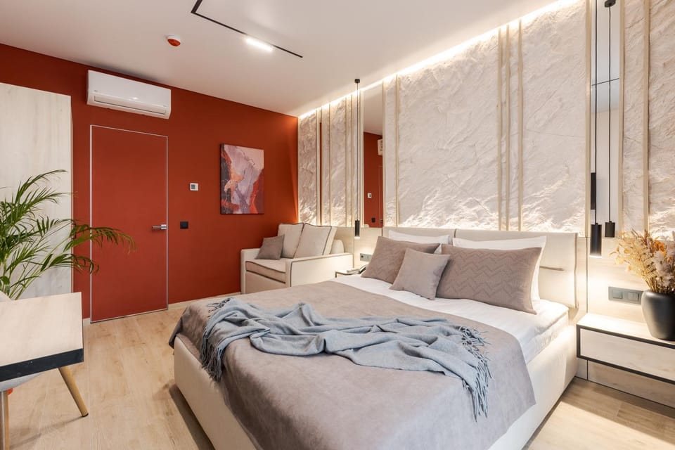 Photo of the whole room, Bedroom