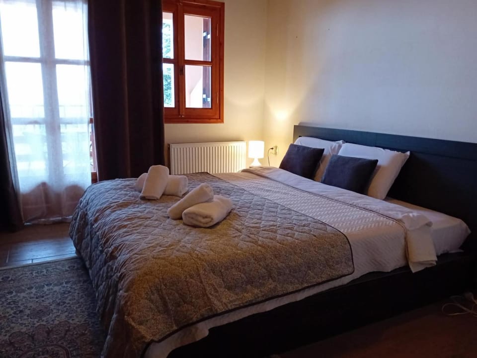 Το Πανδοχείο Της Παυλιανης Inn in Peloponnese, Western Greece and the Ionian